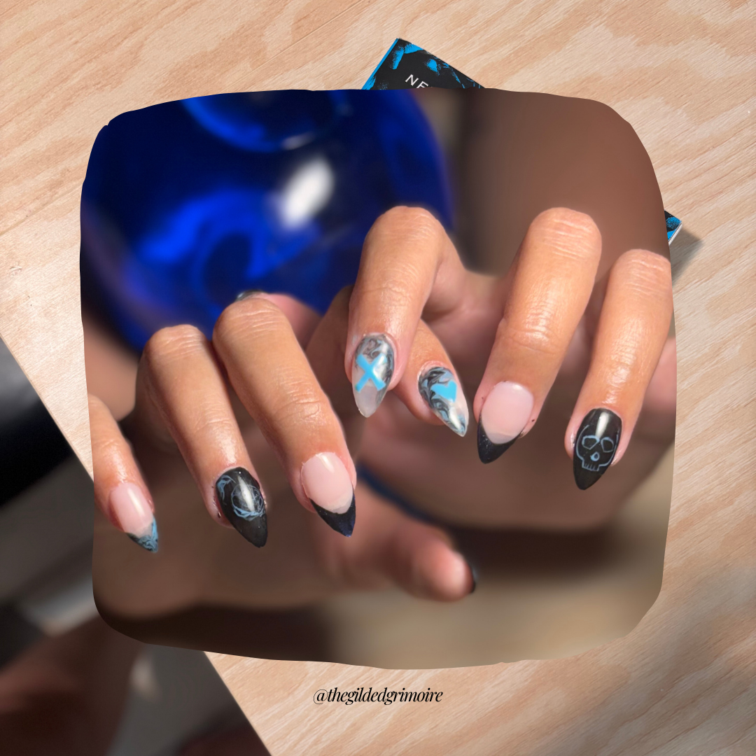 Lights Out Press On Nail Set - Book Inspired